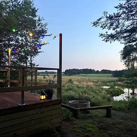 Skovly - Et Lille Eventyr Med Udsigt Og Balhygge Videbæk